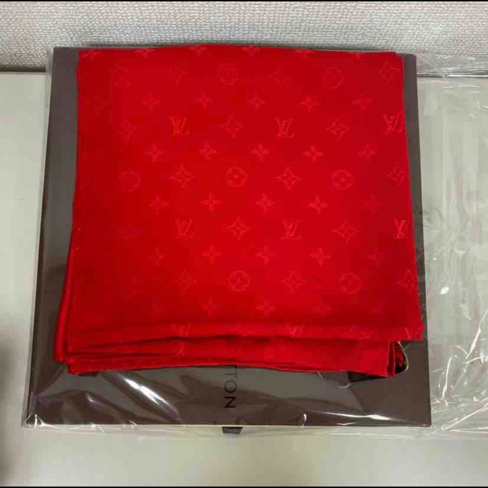 Beautiful Red Louis Vuitton Monogram 100% Silk Square Scarf